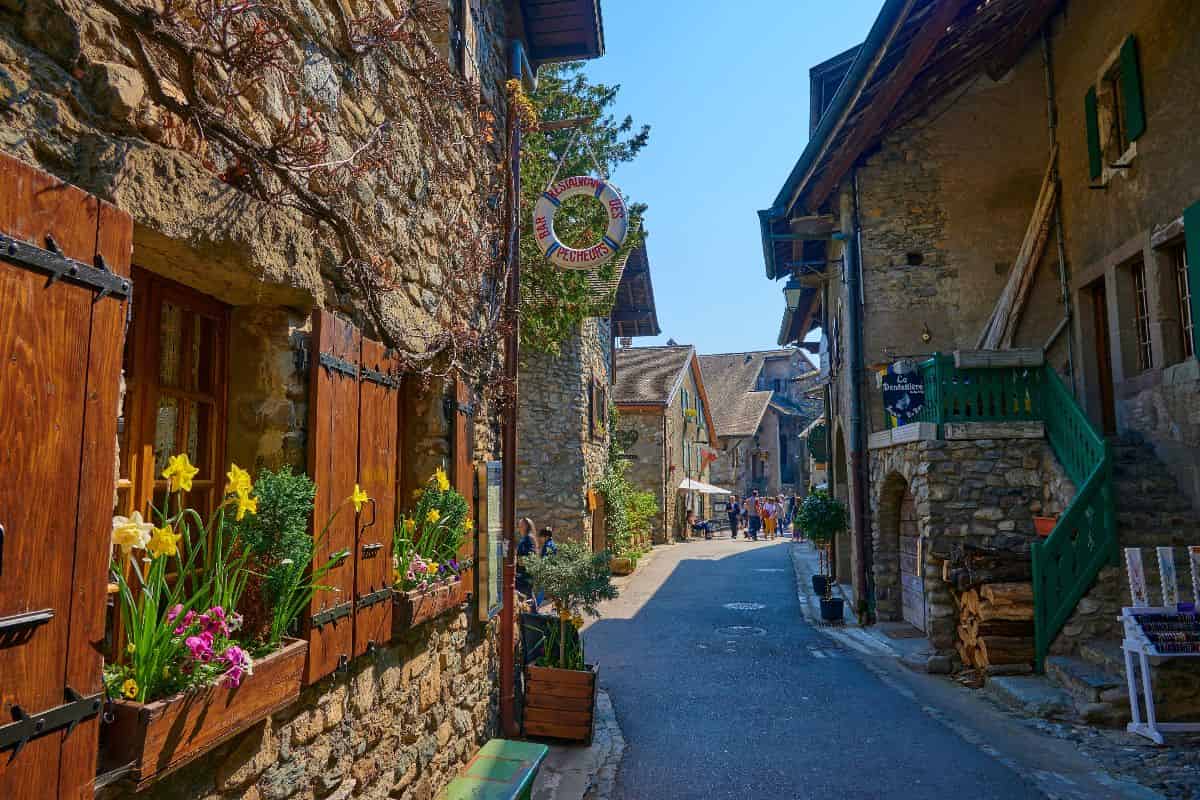     Auvergne Rhône-Alpes : ces 600 communes qui n'ont toujours pas la fibre

